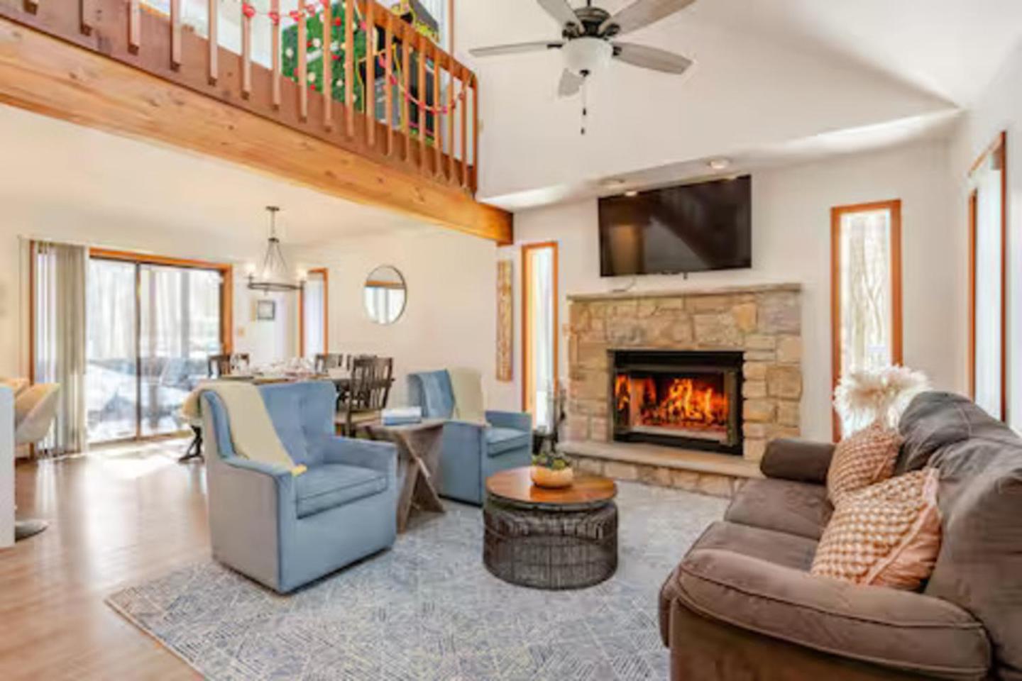 Cozy Cabin At Poconos With Hot Tub And Fire Pit East Stroudsburg Exterior foto